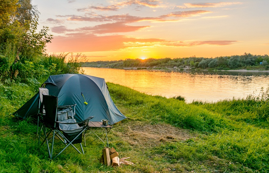 Camping: essential equipment checklist