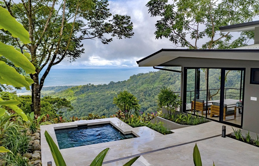 Private Villas vs Luxury Resorts: How Costa Rica and Mexico Differ in Security and Privacy